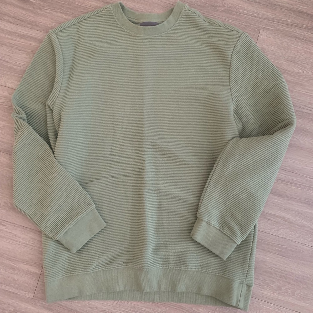 Unisex (green) crew neck 

Medium (men's) 
Medium/large (women)